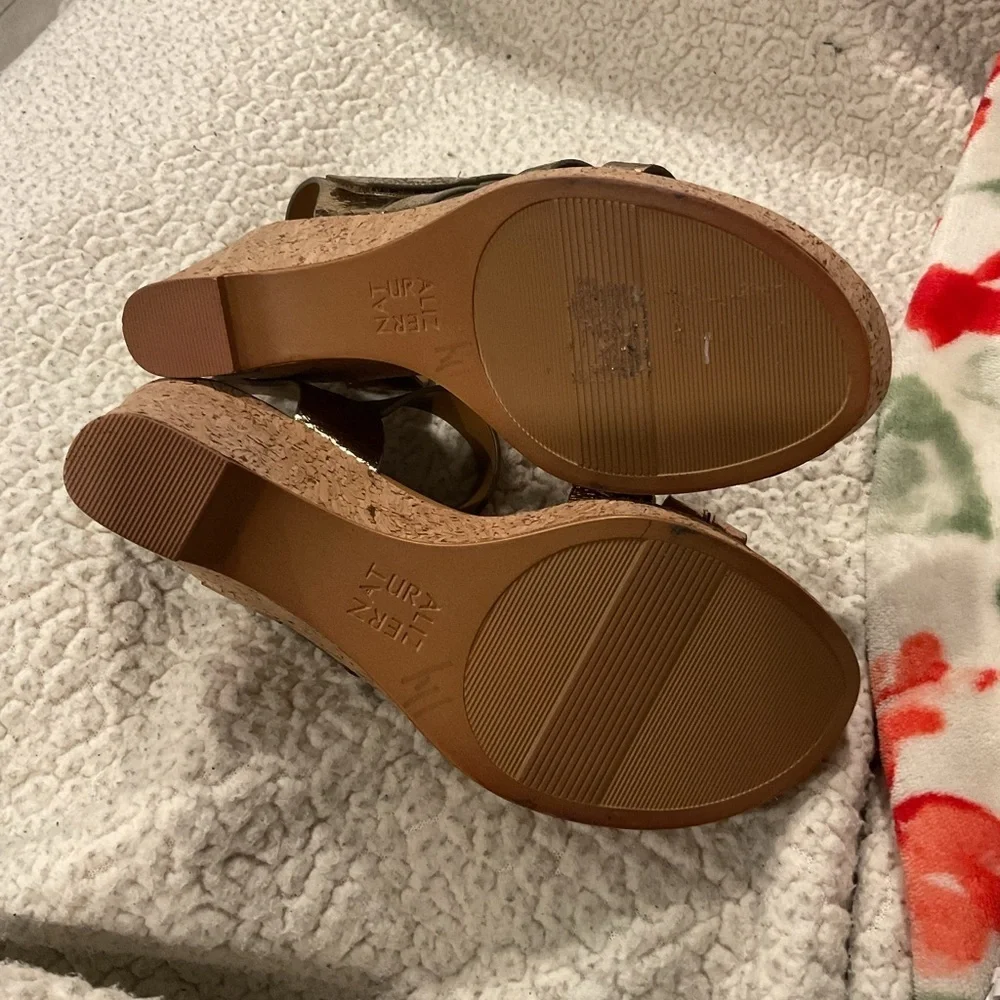 Naturalizer Women’s Cynthia Strappy Wedge Sandal